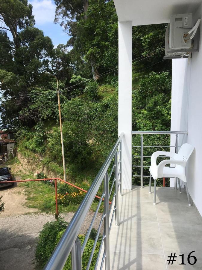 Rezo'S House Hotel Kvariati Exterior photo