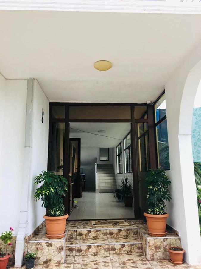 Rezo'S House Hotel Kvariati Exterior photo